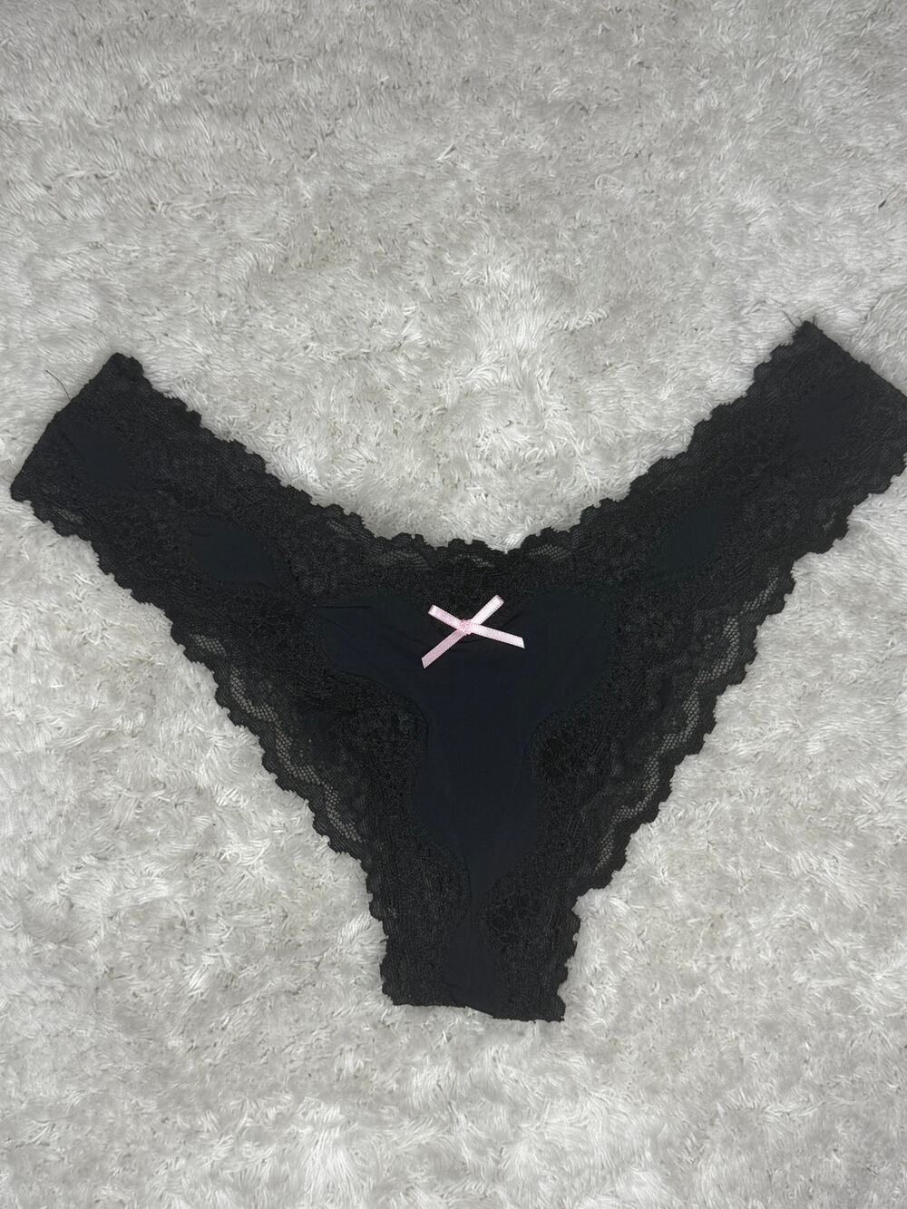 NWOT Victoria’s Secret Black Lace Ruched Back Thong Size XS 2014 Y2K